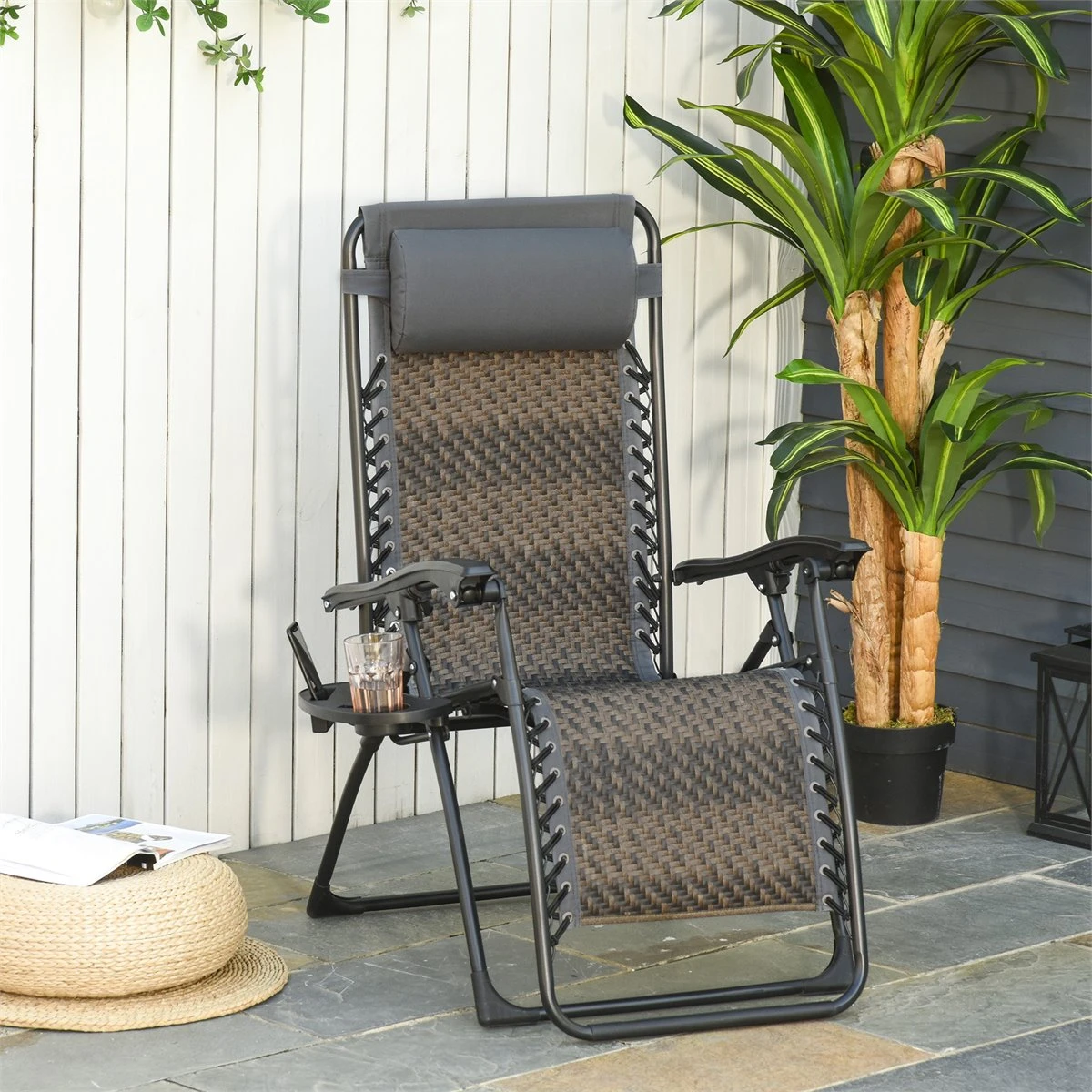 Outsunny Tumbona Plegable De Ratán Con Respaldo Ajustable Reposacabezas Extraíble Portavasos Y Soporte Para Teléfono Jardín Terraza Al Aire Libre 65x70x110 Cm Gris 4 Outsunny Tumbona Plegable De Ratán Con Respaldo Ajustable Reposacabezas Extraíble Portavasos Y Soporte Para Teléfono Jardín Terraza Al Aire Libre 65x70x110 Cm Gris - Imagen 2
