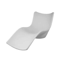 Chaise Longue CASSIOPEA. Tumbona De Piscina, Jardín O Playa En Blanco. De Alta Calidad, Resistente A Los Rayos UV, Ergonómica, Ligera Y Fácil De Limpiar. Diseño Moderno Para Todos Los Ambientes Exteriores E Interiores. Dimensiones 212x89x103cm
