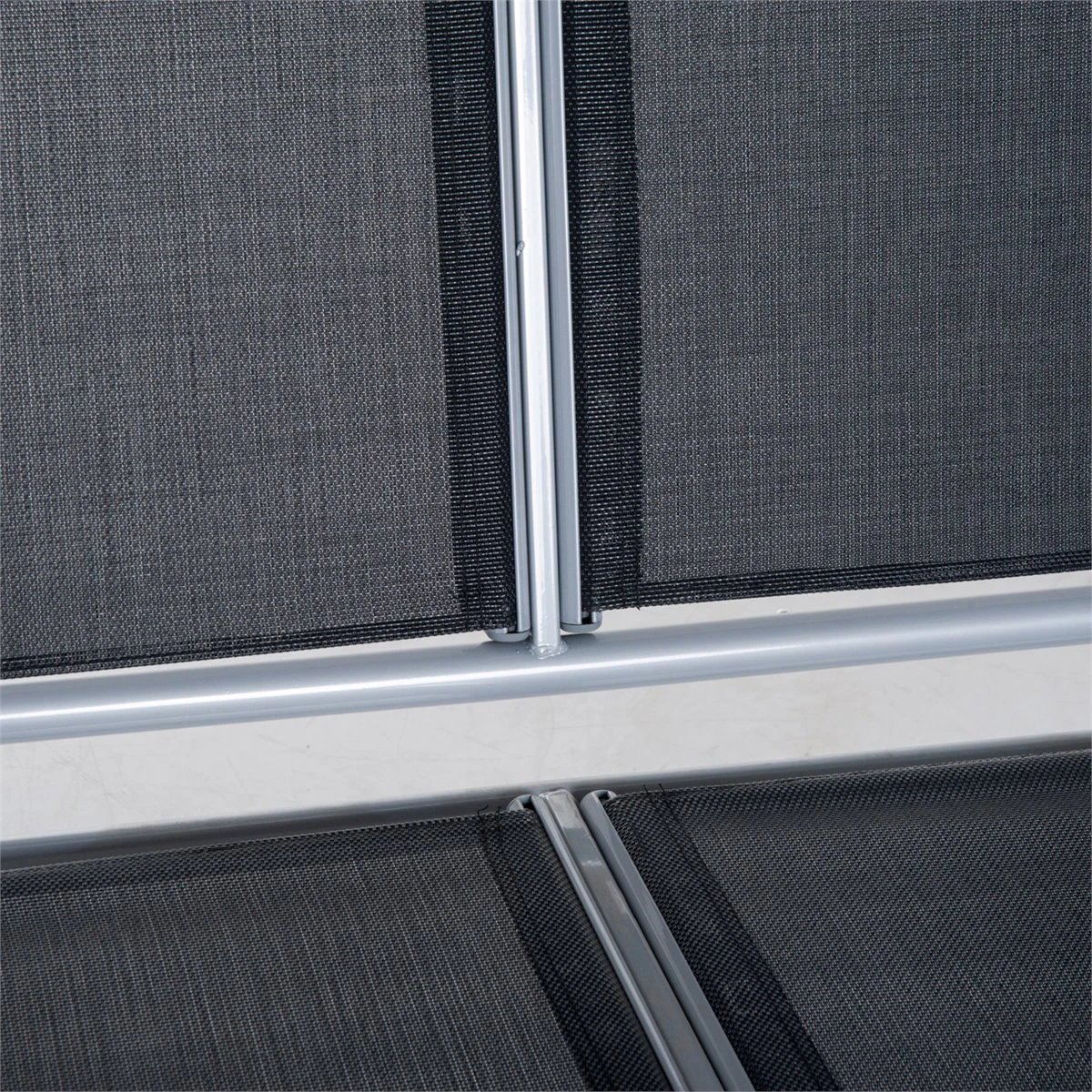 Outsunny Columpio Balancín Jardín De 3 Plazas Con Toldo Ajustable Respaldo Transpirable Y Marco De Metal Para Terraza Balcón Exterior Carga 240 Kg 171x108x154 Cm Negro 8 Outsunny Columpio Balancín Jardín De 3 Plazas Con Toldo Ajustable Respaldo Transpirable Y Marco De Metal Para Terraza Balcón Exterior Carga 240 Kg 171x108x154 Cm Negro - Imagen 6