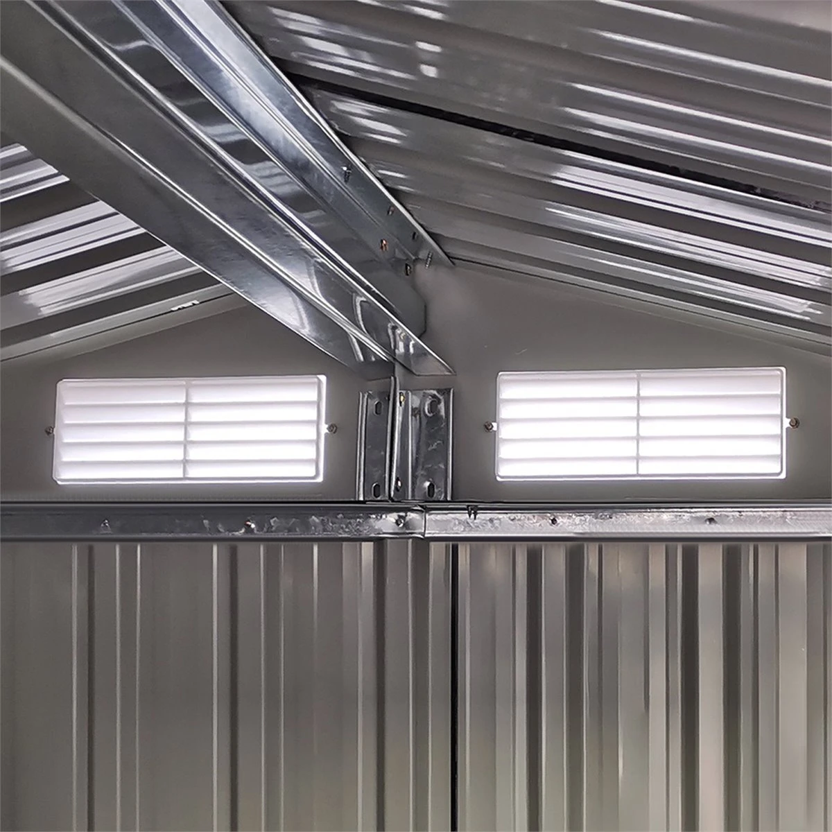 Outsunny Caseta De Jardín De 2 M² 152x132x188 Cm Cobertizo Exterior De Acero Galvanizado Con Puerta Corredera Y Ventilaciones Para Almacenamiento De Herramientas Base Incluida Gris 10 Outsunny Caseta De Jardín De 2 M² 152x132x188 Cm Cobertizo Exterior De Acero Galvanizado Con Puerta Corredera Y Ventilaciones Para Almacenamiento De Herramientas Base Incluida Gris - Imagen 8