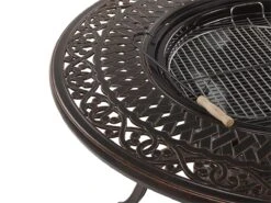 Mesa De Jardín De Metal Marrón Oscuro/beige ⌀ 105 Cm MANFRIA -OUTSUNNY TIENDA cb01f163f114722b097901bcd20f27defc29b95a 61a4e4aab90f41bb8a206444cdd9c761